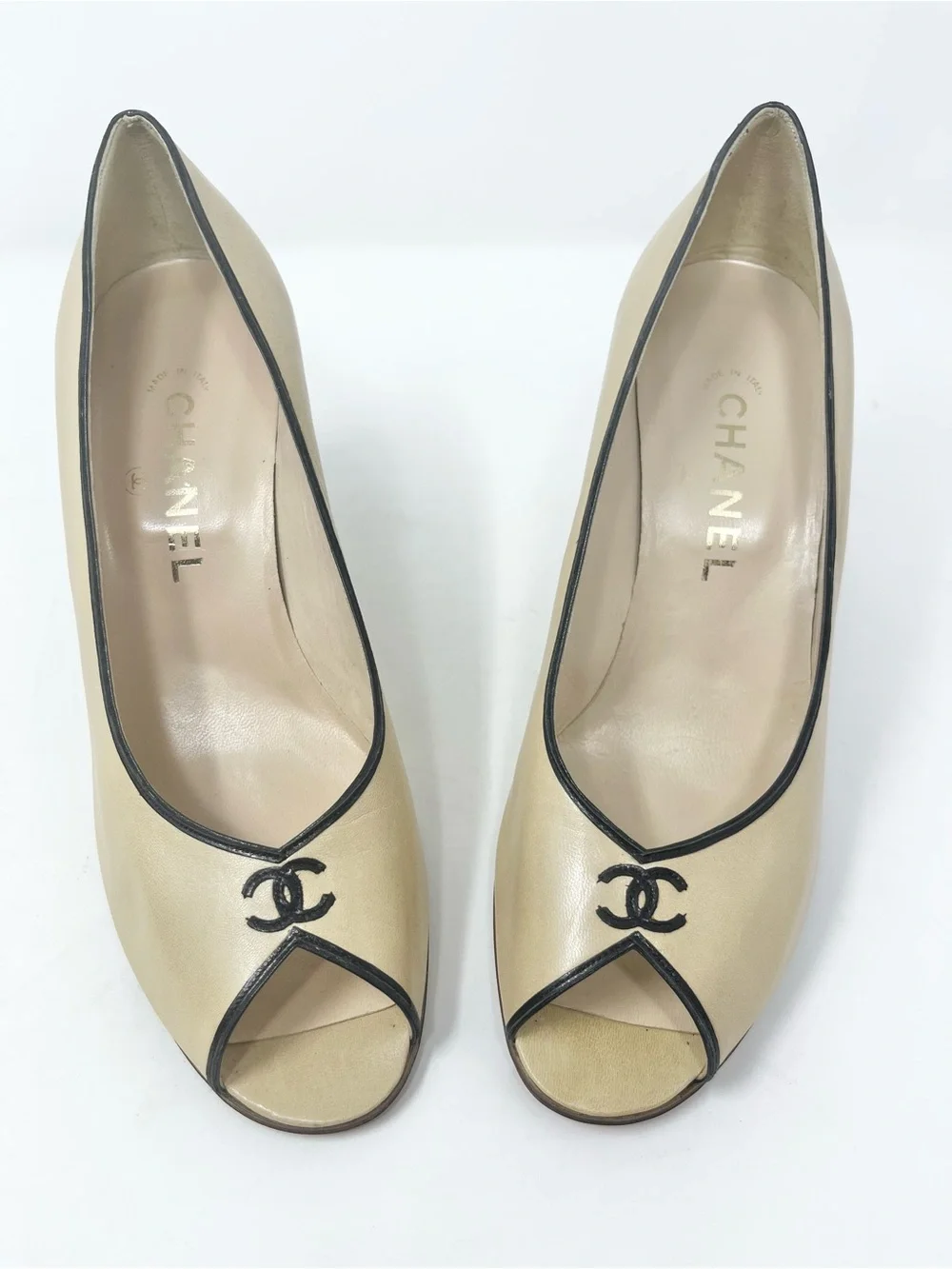 CHANEL Vintage 2000s Two Tone CC Peep Toe Heel Contrast Piping and logo size 8